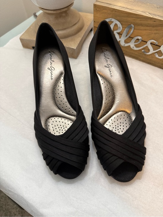 Amelia Grace Shoes - Black Women's lower heel with Cushioned Insole